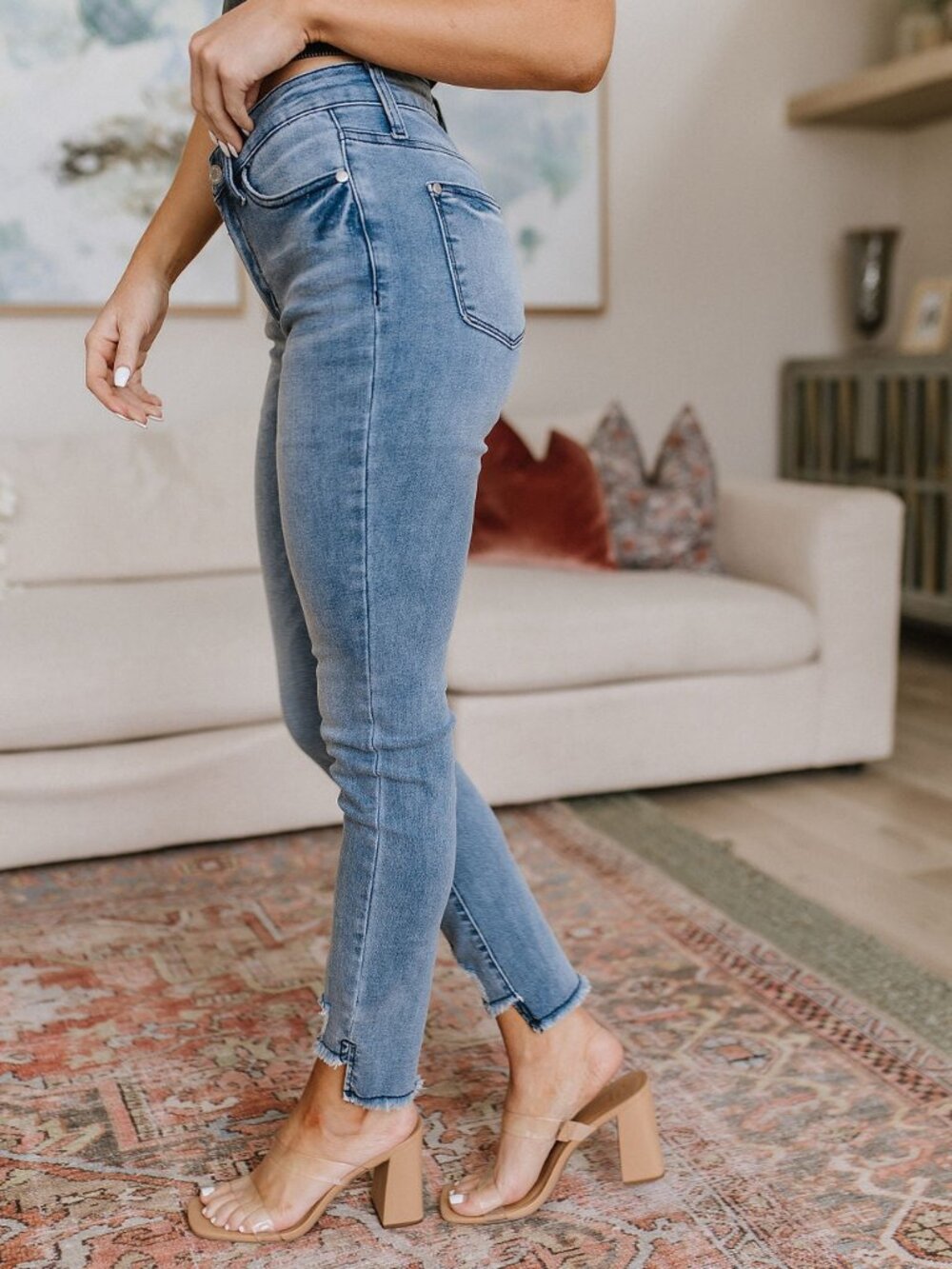 JUDY BLUE Mid Rise Moisture Wicking Skinny Jeans | Size: 0/24 - Picture 2 of 7